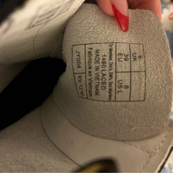 White doc Martens - Picture 8 of 8